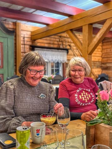 Anne Mari og Bitten på Grøna