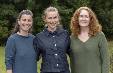 På distriktssamlingen på Ryen den 13. september ble prosjektet "Kurstorget" introdusert av kursutvalget: (f.v.) Eline Freim, Andrea Kornbrekke og Alice Ingebrethsen. De er nå i full gang med å samle inn informasjon om kursholdere i de ulike lokallagene.