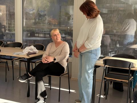 Bjørg introduserer Annett Karluss