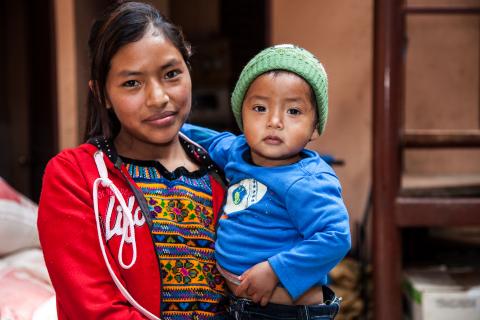 20 år gamle Magdali Cruz Pablo er én av de sterke kvinnene Utviklingsfondet jobber med i Guatemala. Hun forteller om store utfordringer med klimaforandringene. Foto: Harald Herland Applaus! film&amp;tv.