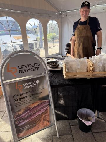 Løvolds røykeri