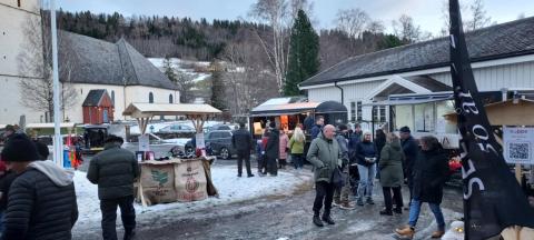 julemartna med mange mennesker