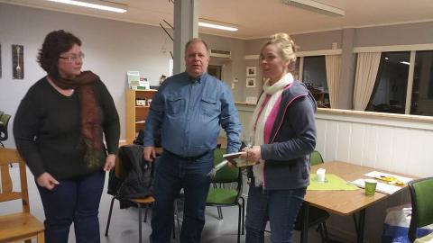 Sekretær Kari Skjønhaug, Tom Erik Gullliksen og Merit Matsalu. Foto Monica Hagren