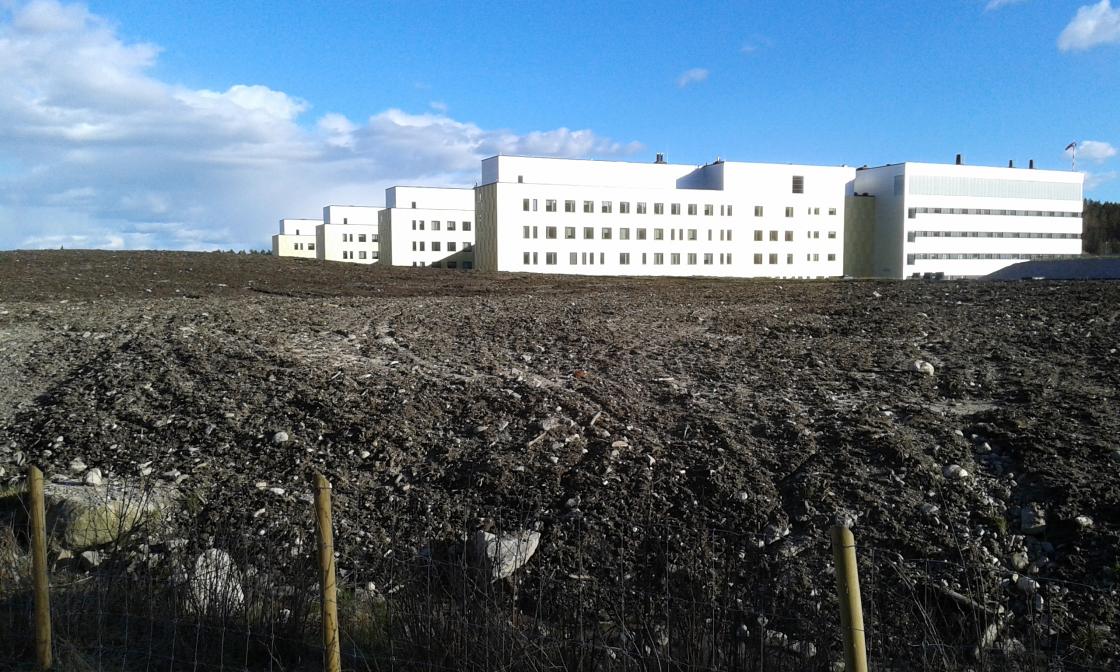 Sykehuset sett fra baksiden.