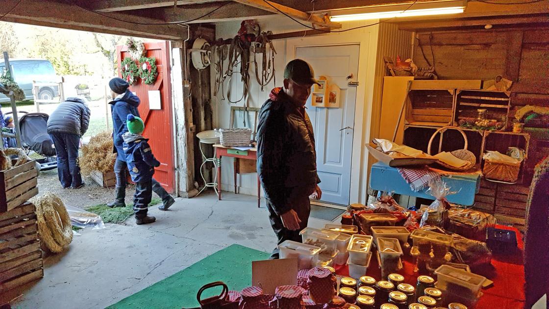 Gamle stallen har ingen hest, men mye annet til en hyggelig gjest