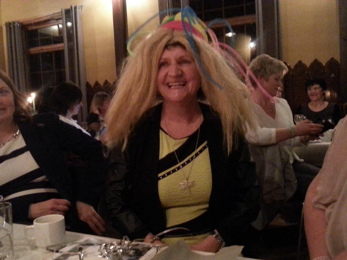 pakka enda til slutt hjå Liv Spilde, som vart ny for kvelden...