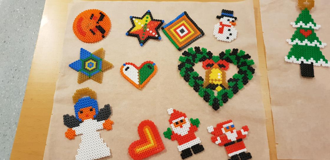 Mye fin juletrepynt Foto: Anita Hollingsæter