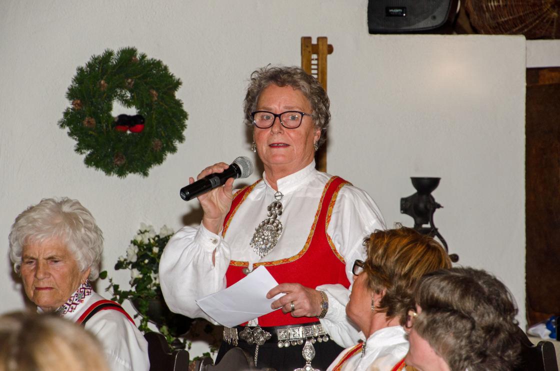 Torill Holland holder en velkomst tale