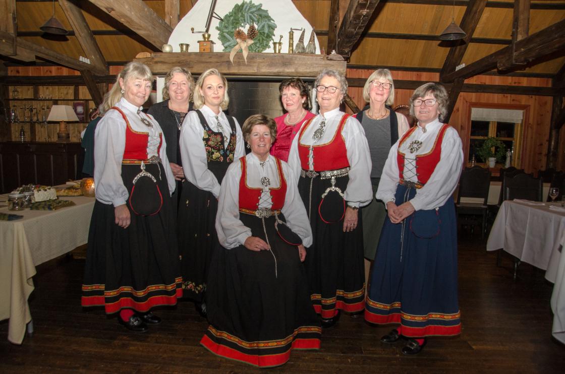 Styret for 2019, foran,leder Wenche Torsøe, fra V, Marit Samland, Berit Hjortenberg Nilsen, Kathrine Samland, Lill Mari Thorvaldsen, Torill Holland, Kari Eik, Grete Hjortenber Paulsen