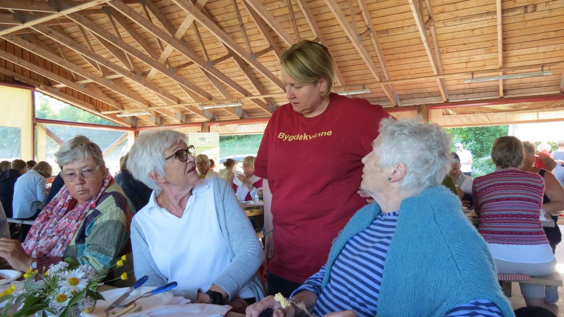 Lene var bortom å hilste på lokallaget sitt. Vi er jo så stolte av a!