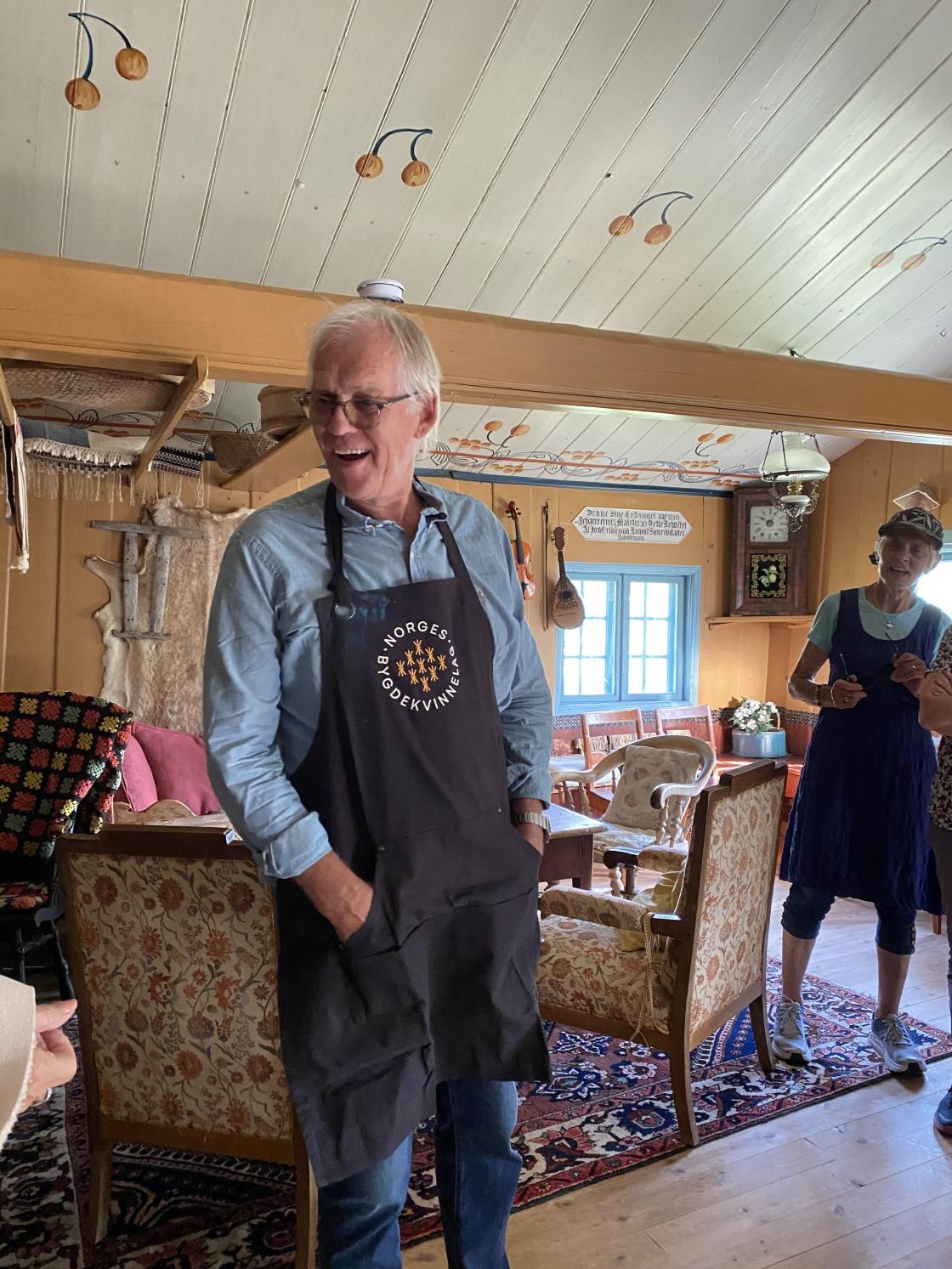 Forkle fra HBK, som takk til Knut Erlend