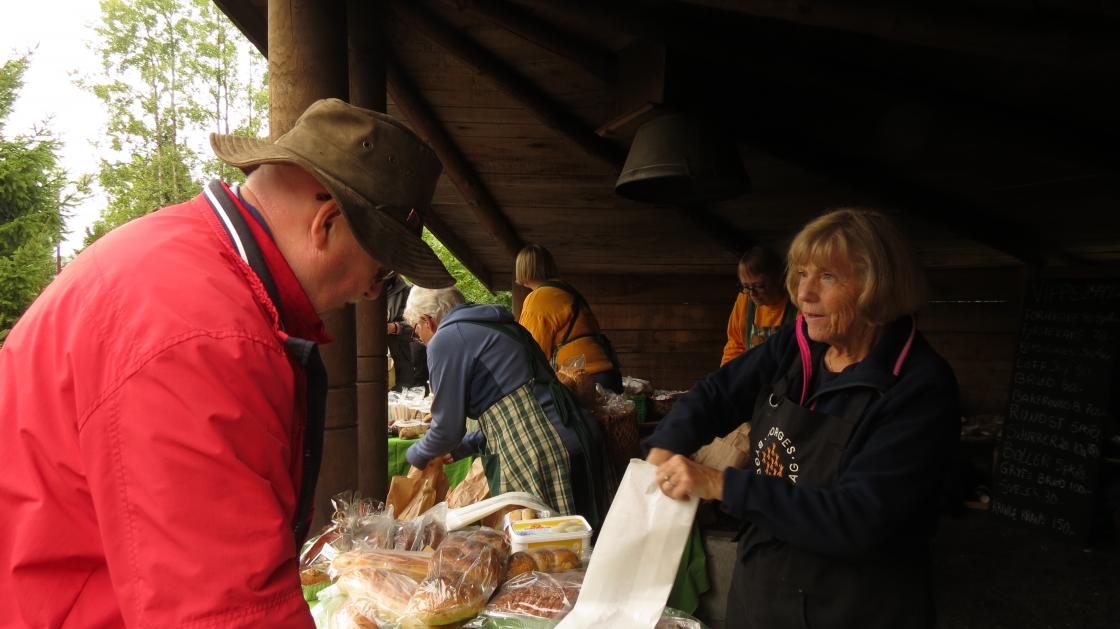 Torunn Solberg ekspedere Thorvald Thorin