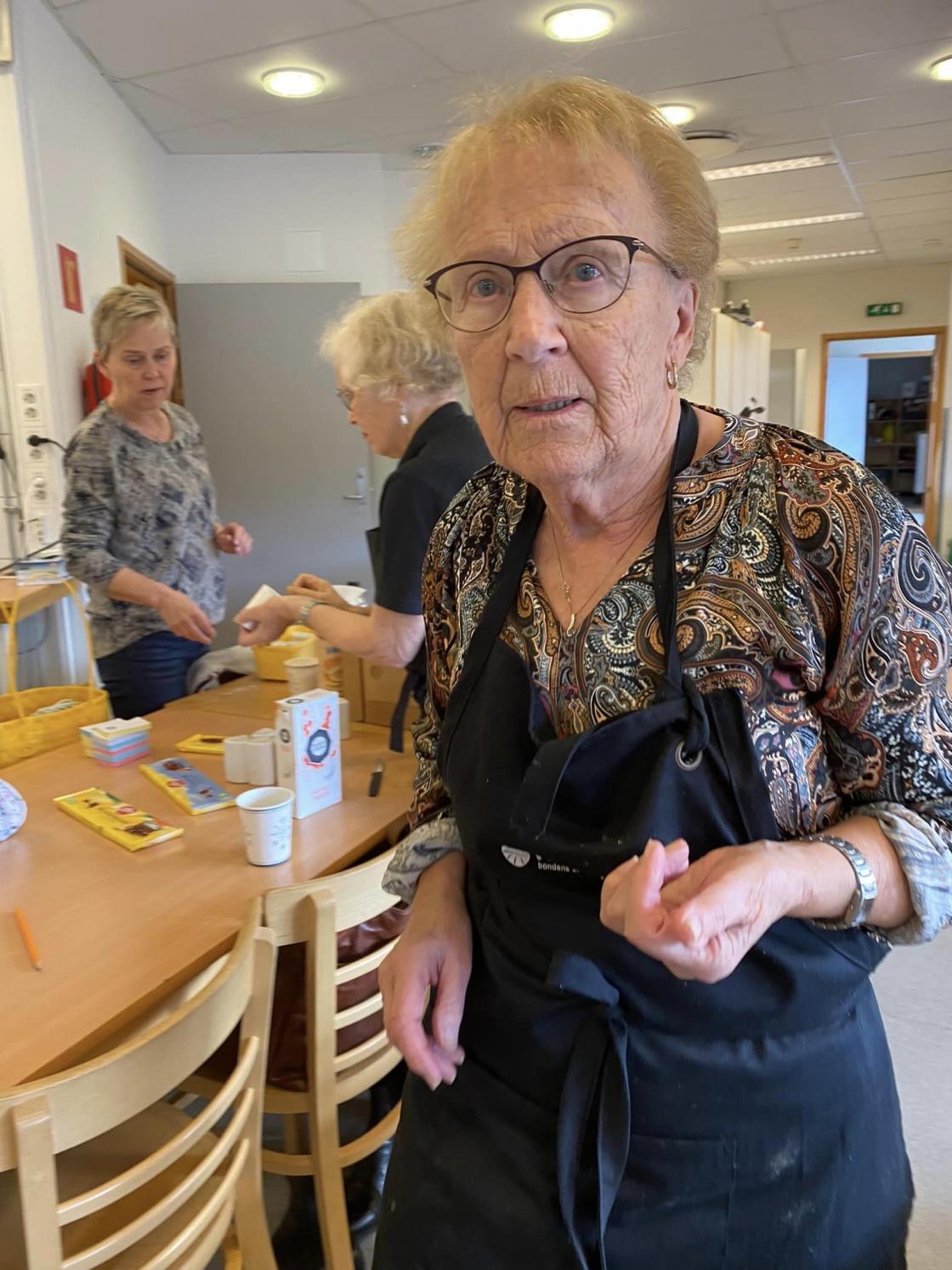 The Grand Old Lady, Svanhild Lindset, veldig mange år som medlem og som leder av laget, nå æresmedlem
