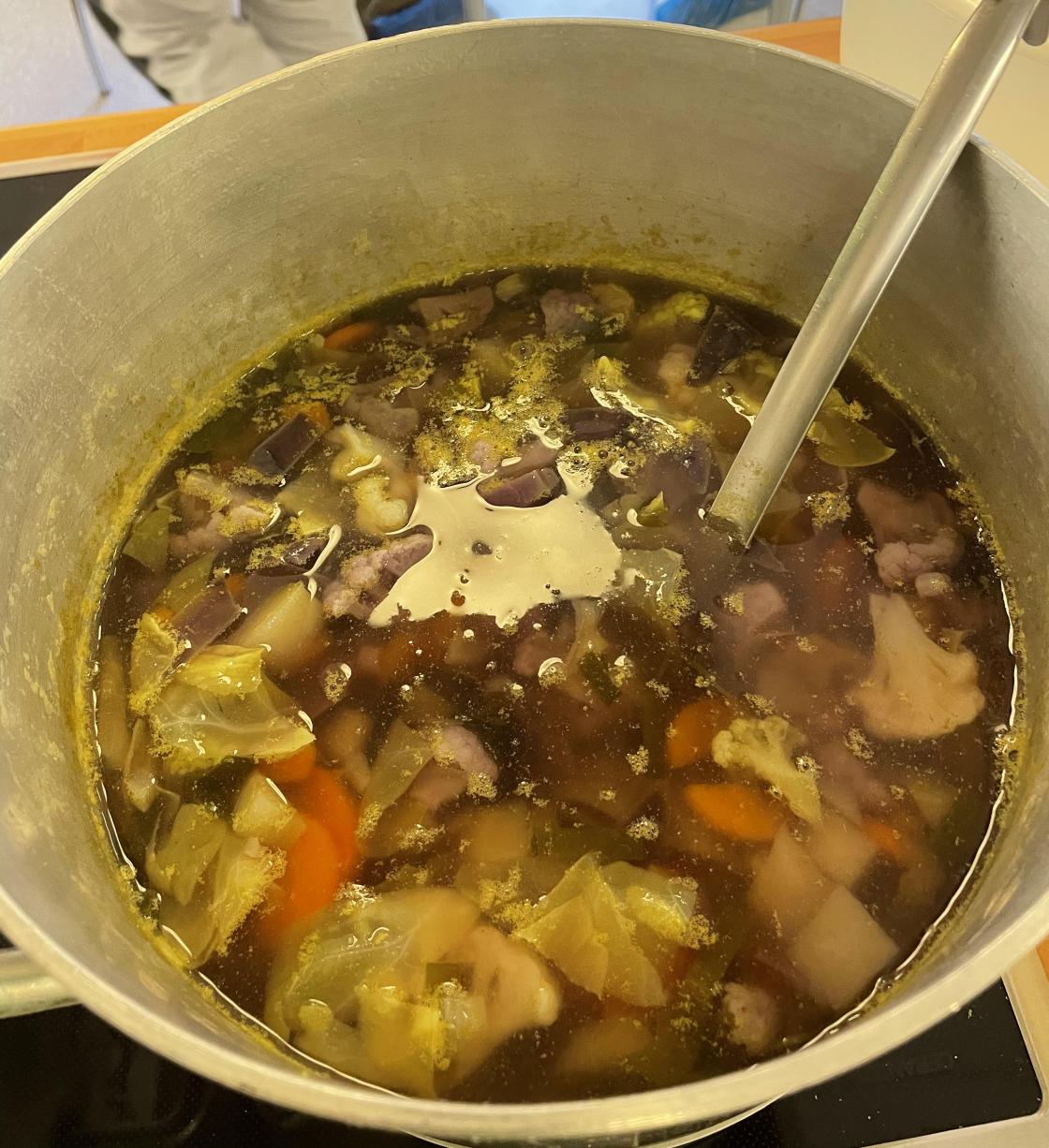 Grønsaksuppa er klar!