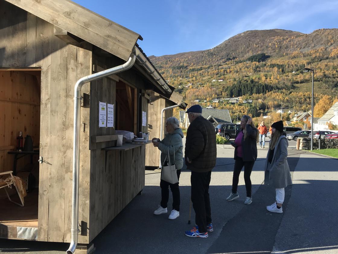 Vbk stod som arrangør, og hadde salg av mat.