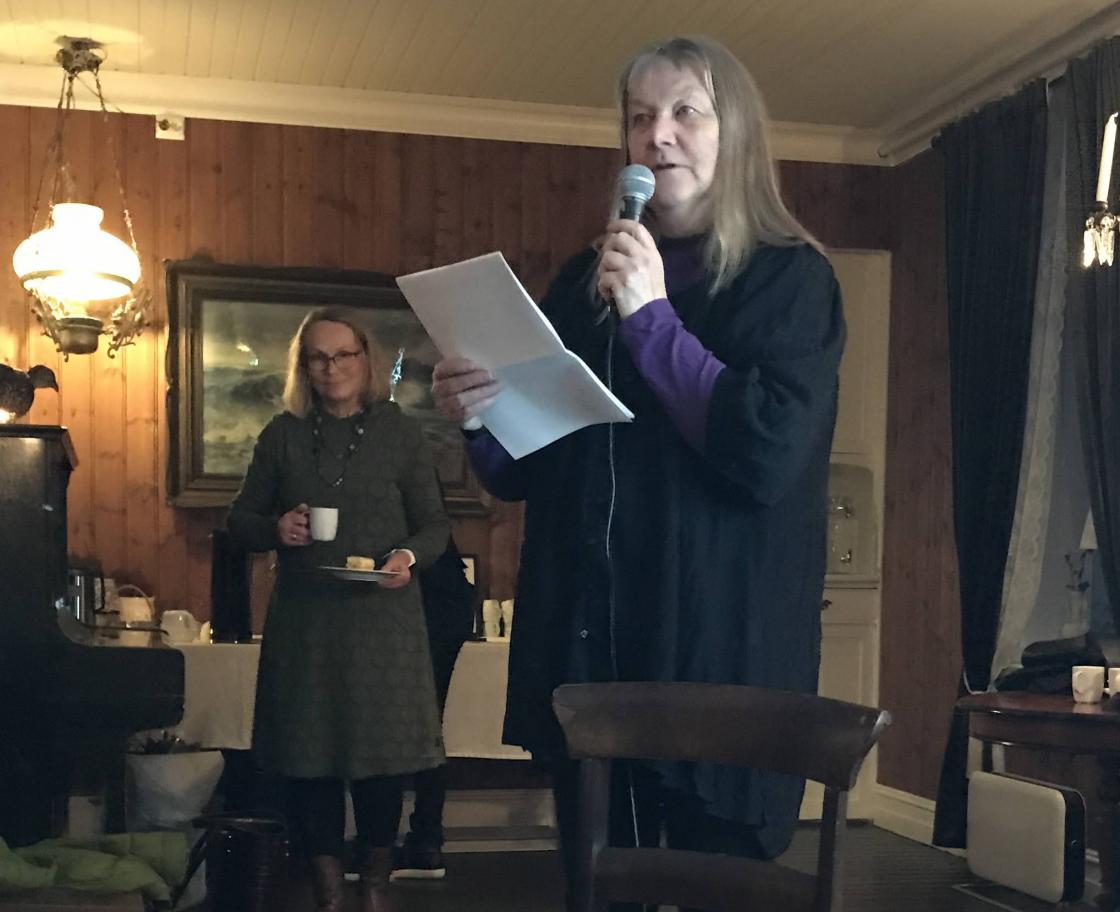 Forfattar Randi Flø, fortel om boka og dei første åra i laget.