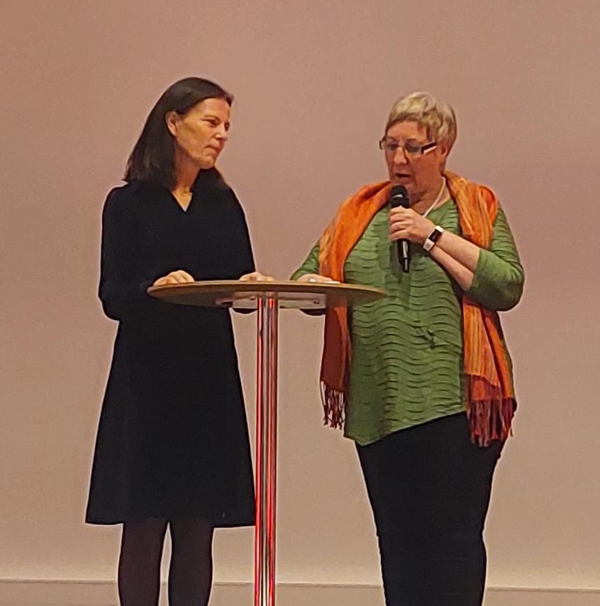 Christine og Liv sto for underholdningen fra Aust-Agder