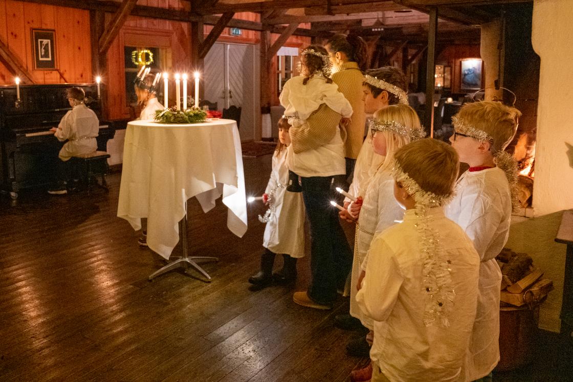 Vi fikk en julesang med god innlevelse på piano.