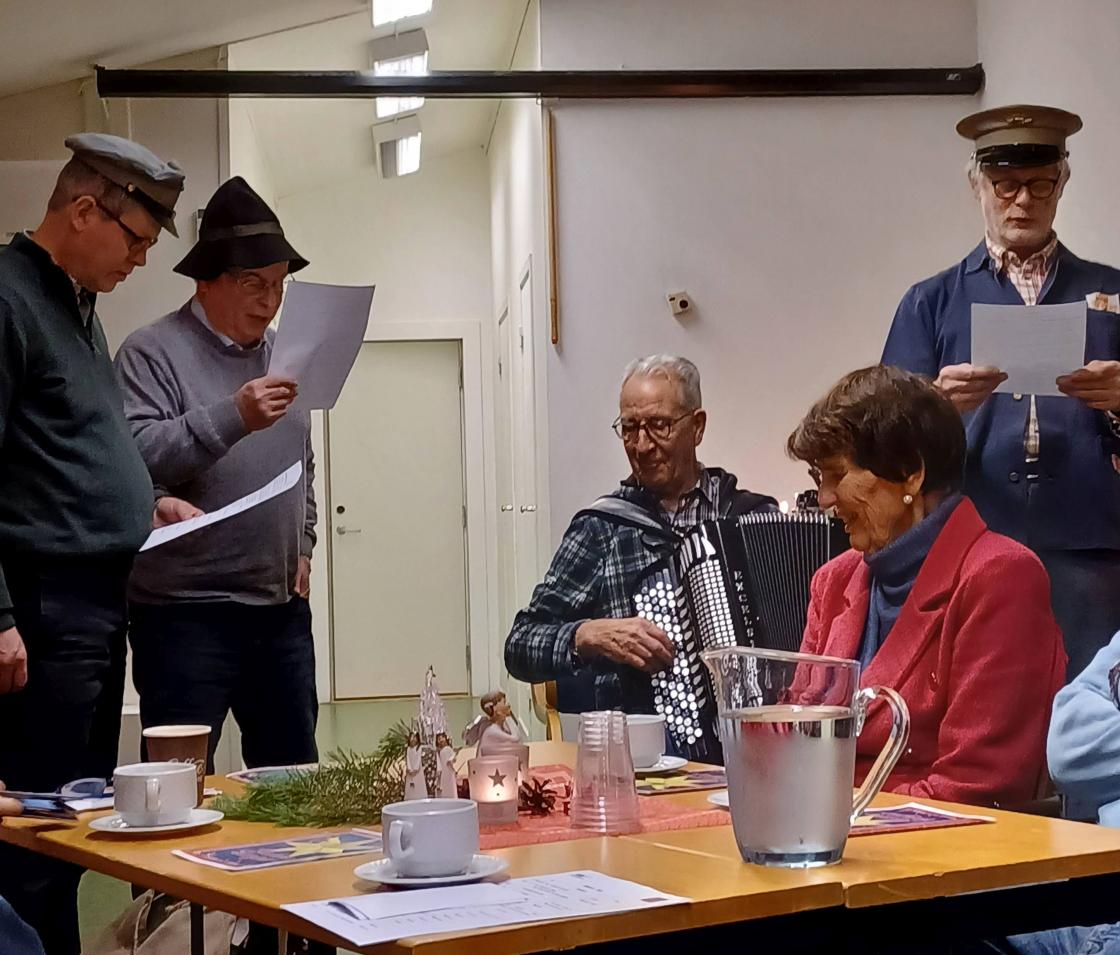 Sanghjelp fikk vegvokter'n fra Trond Guthus og Alf Harlem