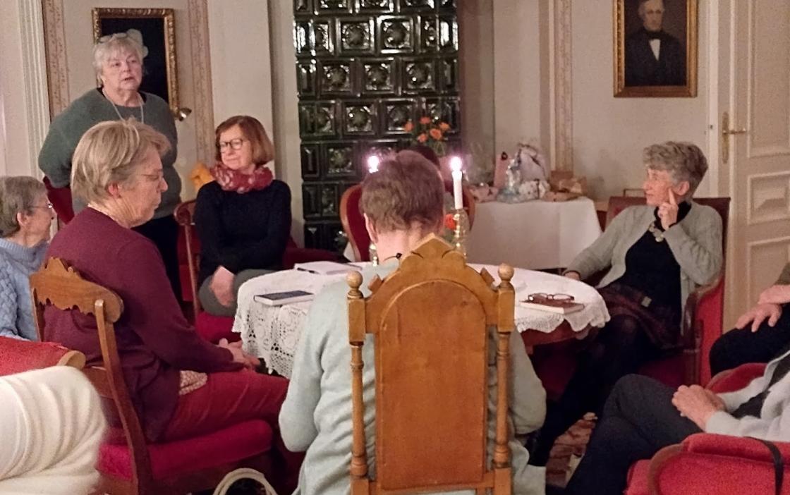 Gina S + 5 storstua på Brusveen Gård