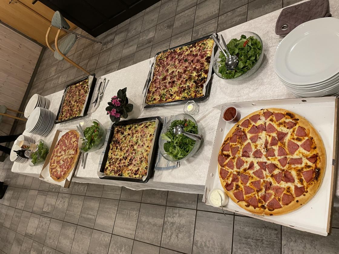 Når det plutselig dukker opp dobbelt så mange som det pleier, er det godt med noen gode pizza bakere i nærheten