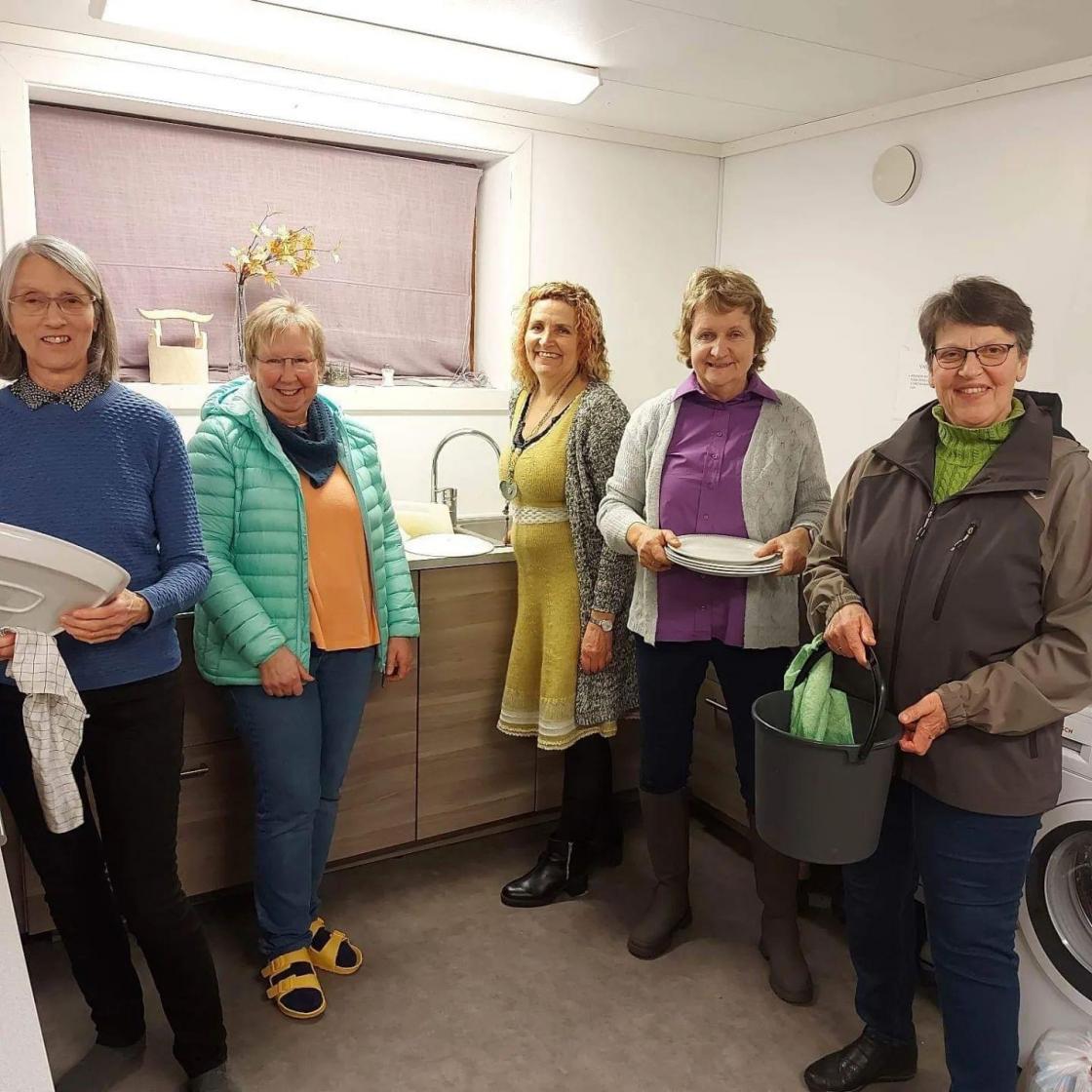 Damene klar til møte