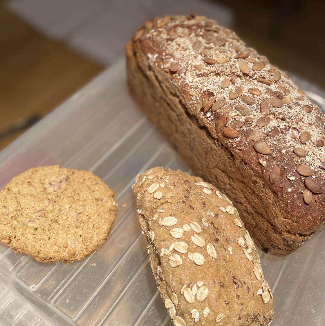 Brød rundstykke og kjeks