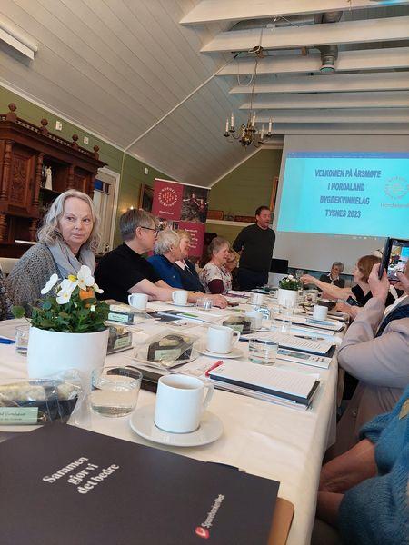 Husfar Torstein Hatlevik ynskte velkommen