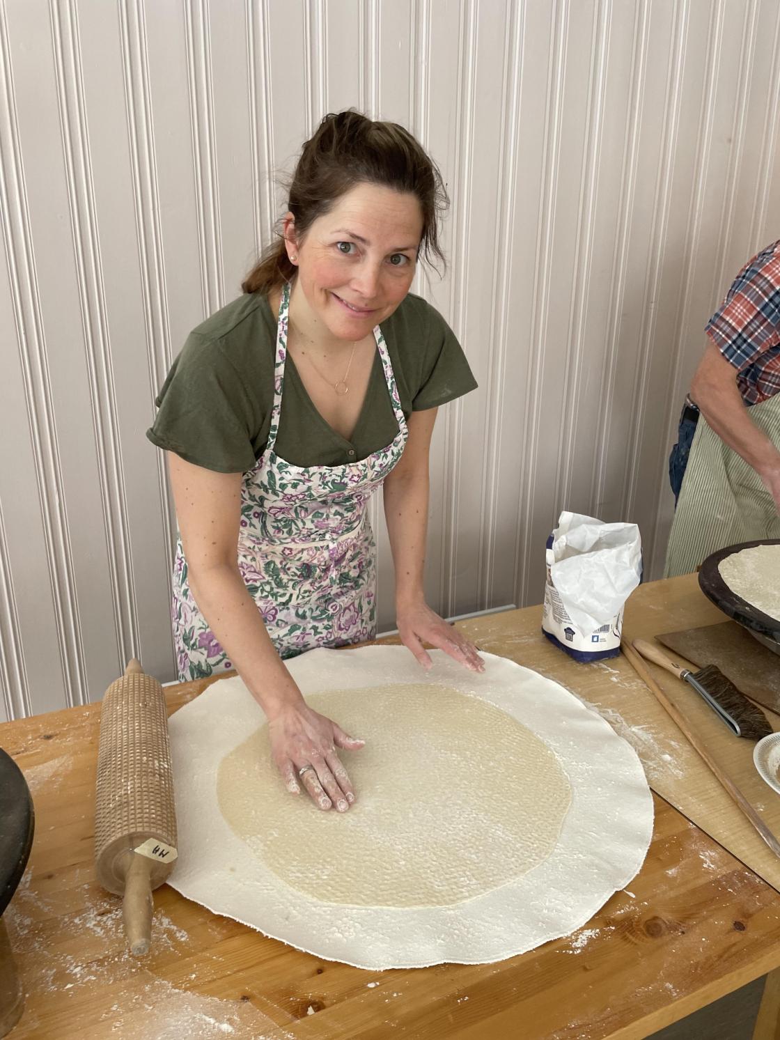 Brita Hope i gong med utbaking