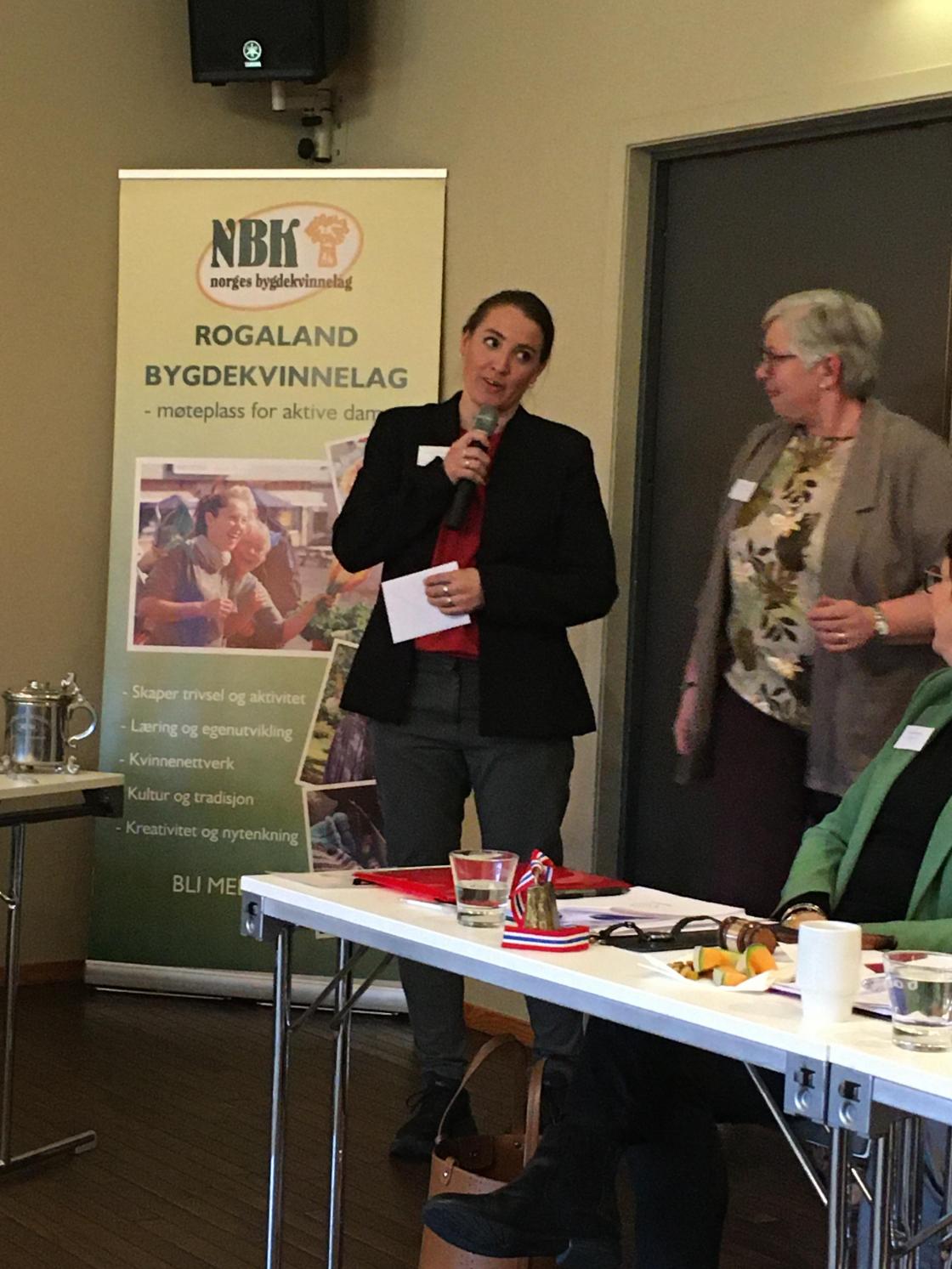 Solveig Marie Ådneram takker for seg som nestleiar i Distriktsstyret