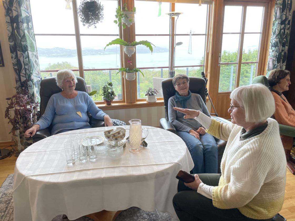 Kjersti, Tora og Berit.