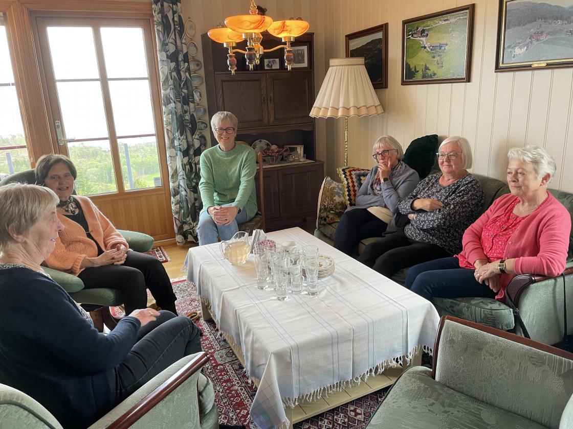 Ingunn, Aud Brit, Hilde, Alfhild, Bente og Mariann