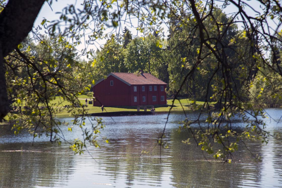 LØTENBYGNINGEN ANNO DOMKIRKEODDEN