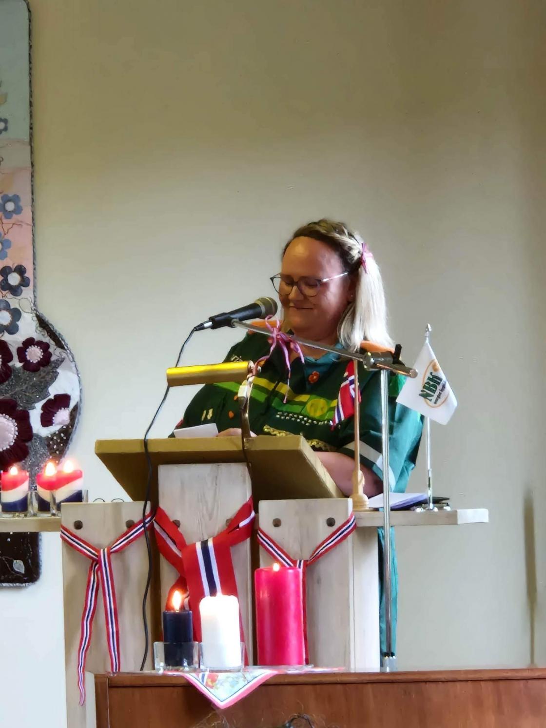 Et lite kreativt innslag av bygdekvinner.