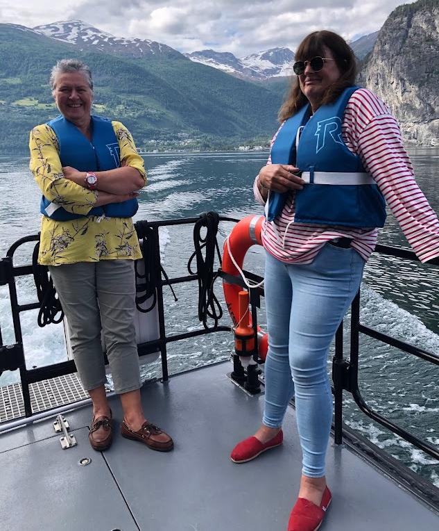 Mette og Mette Marie ville nyte turen i det fri!