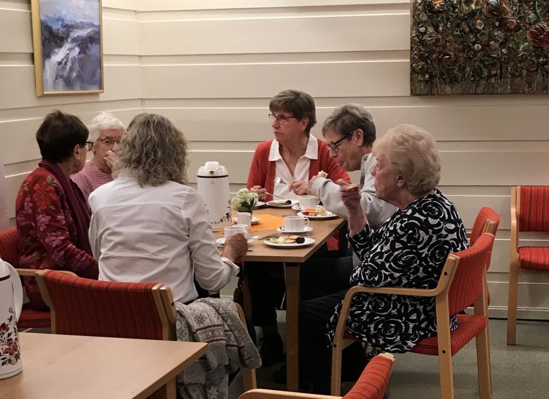 Søstrene Monsen m.fl.