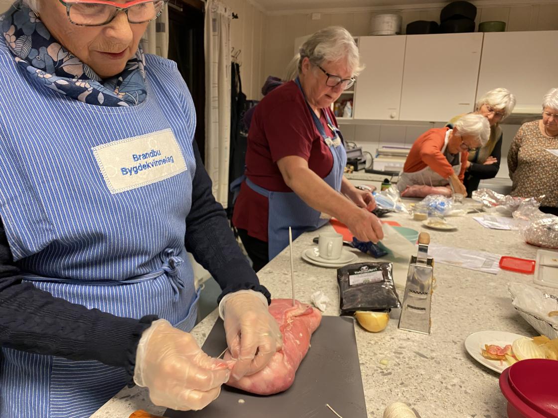 Lage og sy lammerull