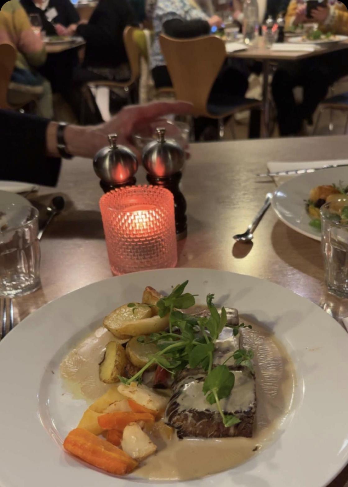 Takk for i dag med god middag i godt selskap