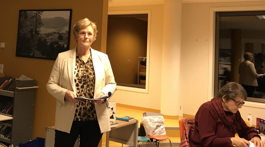 Stas med gjest frå Distriktslaget, Liv Borghild Hildre.