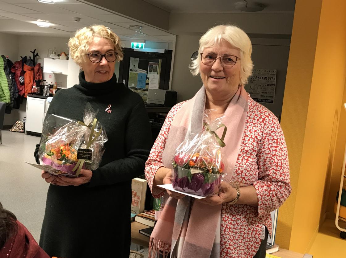 Nelly og Anne fekk blomar for gode jobbar i styret.