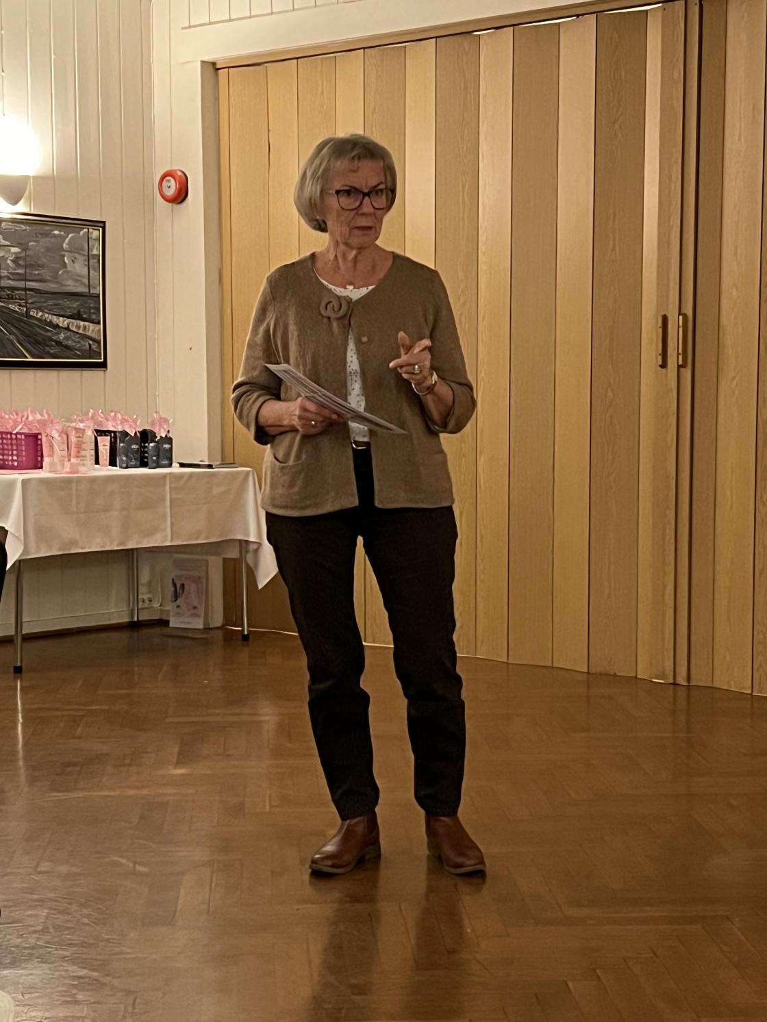 Vi fikk hyggelig besøk av Åse Marie Holm fra VBK