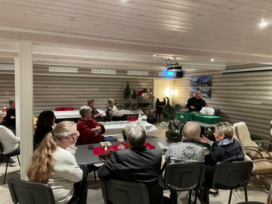 Interesserte tilsjåarar