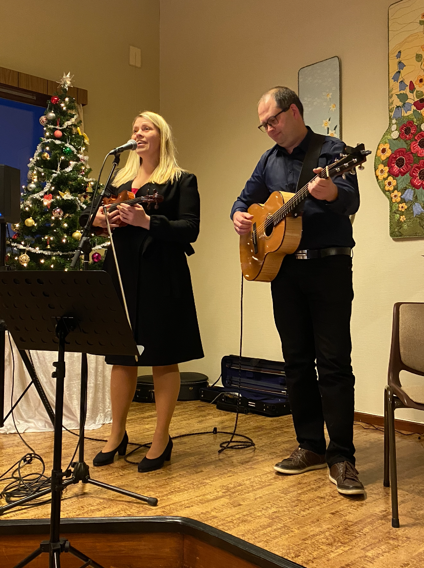 Ann Helen og Asbjørn Ole med nydelig sang og musikk