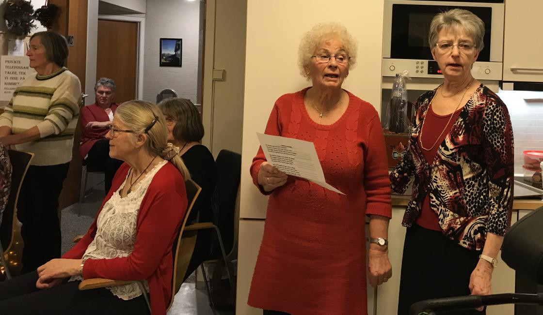 Astrid og May var dyktige forsangarar.