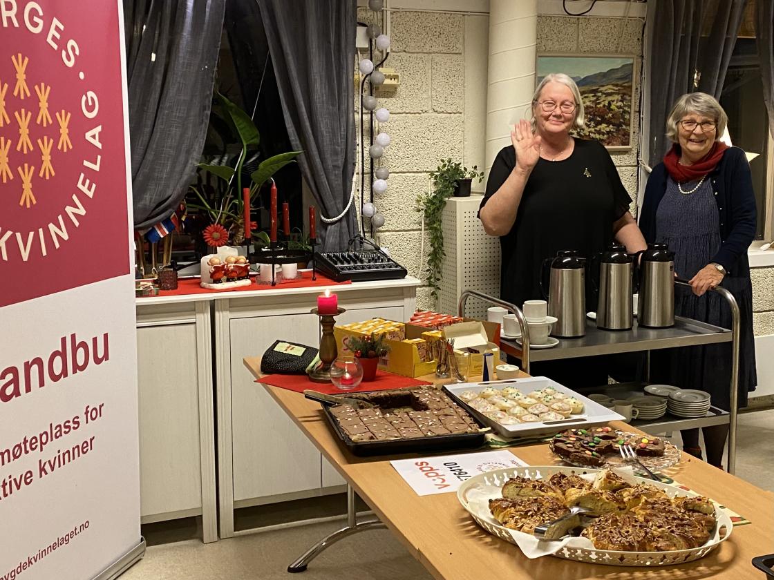 Bodil Bech og Bitten Nesbakken var i festkomiteen.