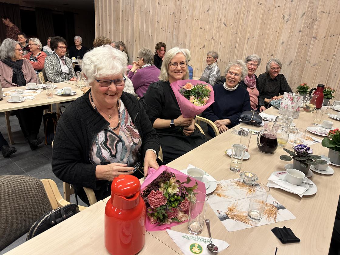 Blomster ble det også til Alette og Rita