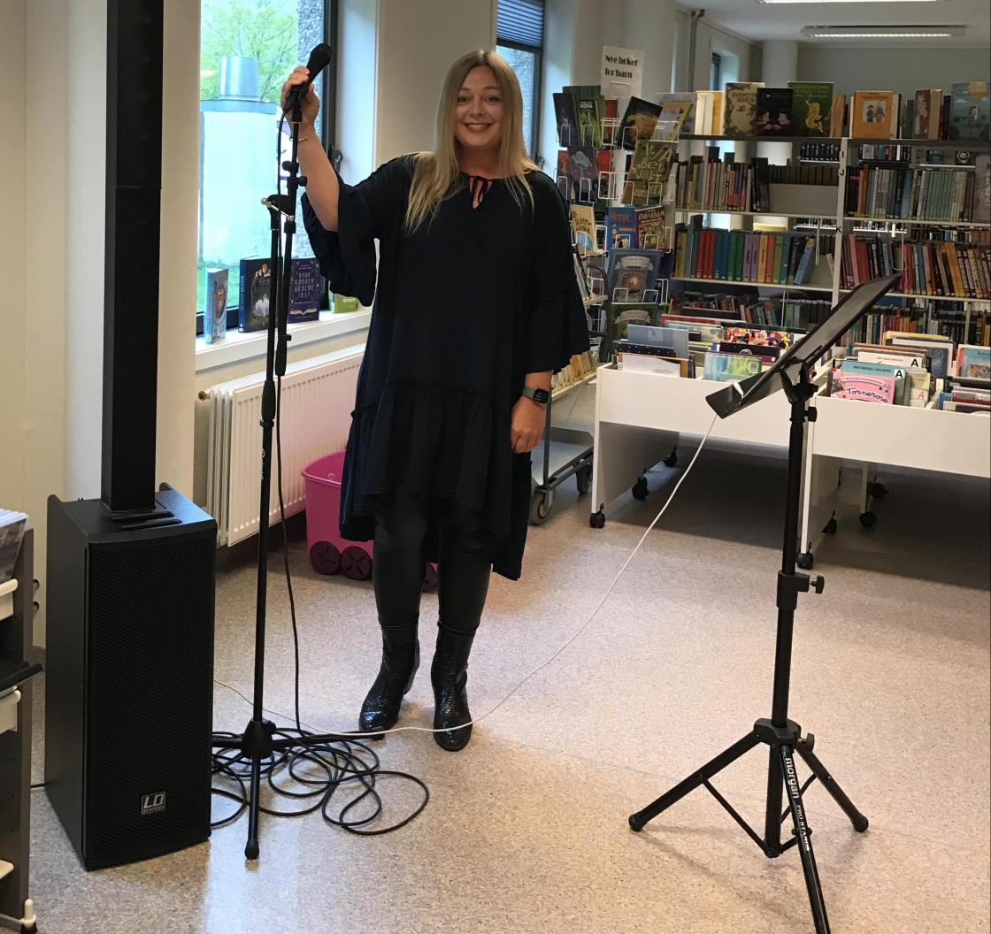 Maryna sang om krig, arbeid, livet og kjærlighet. Og sommarfuggel i vinterland.d..