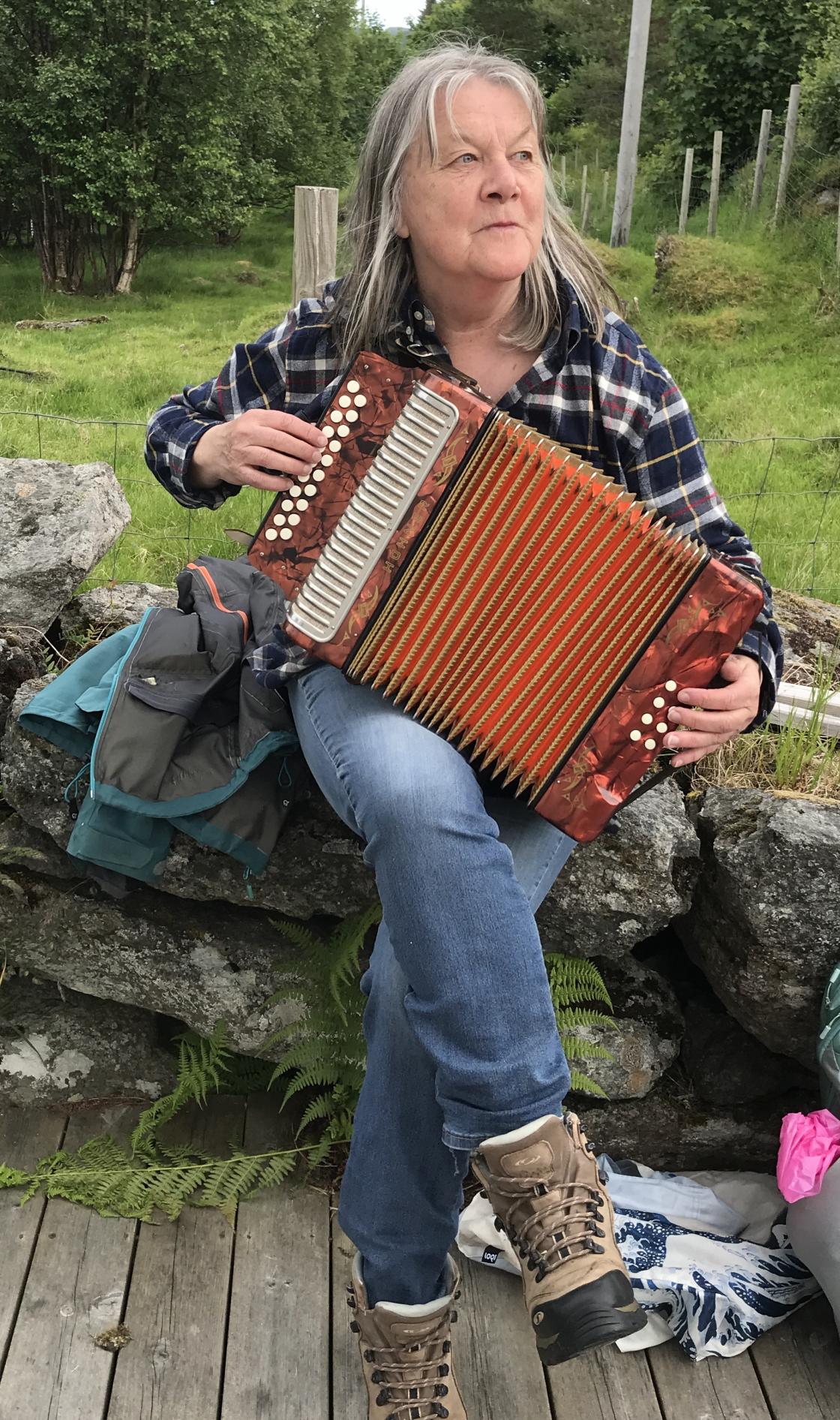 Randi imponerte med toradermusikk til maten! koseleg!