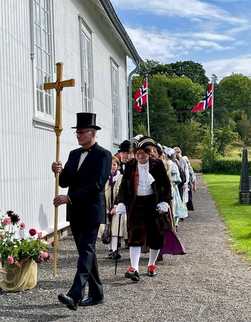 Prosesjon inn i kirken
