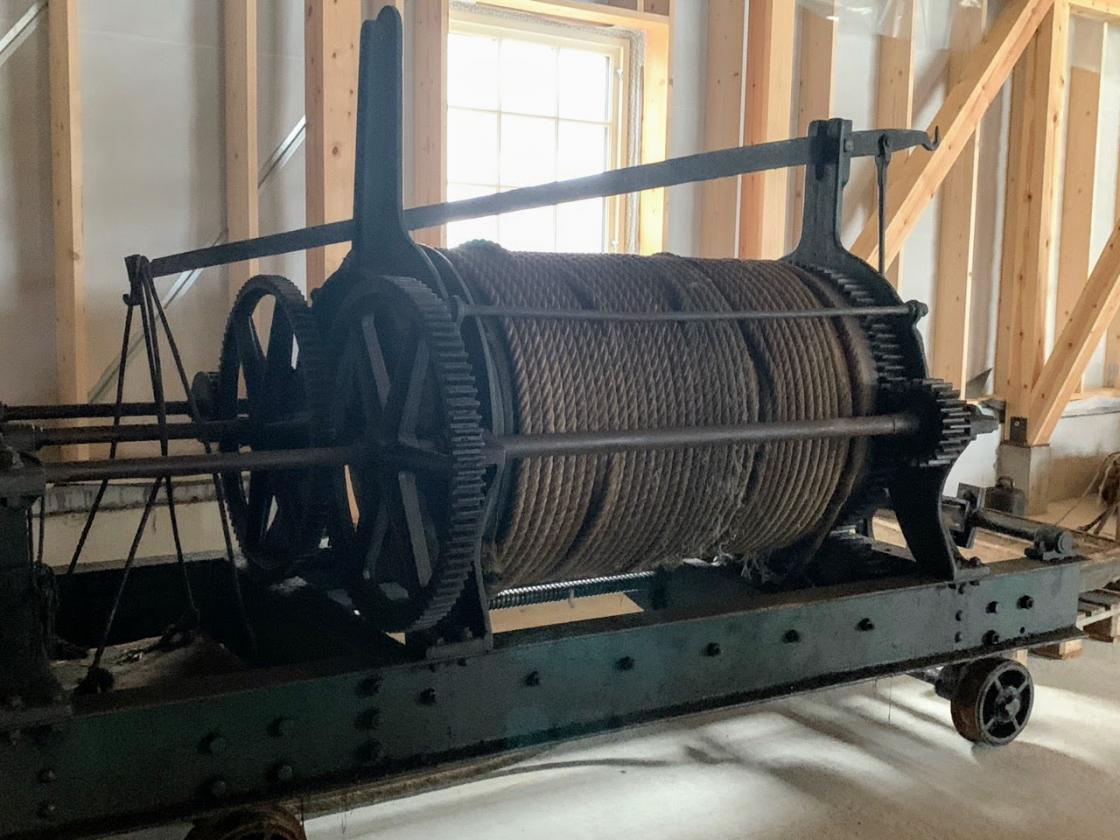 Gamle maskiner og utstyr skal etterhvert på plass i Reperbanen